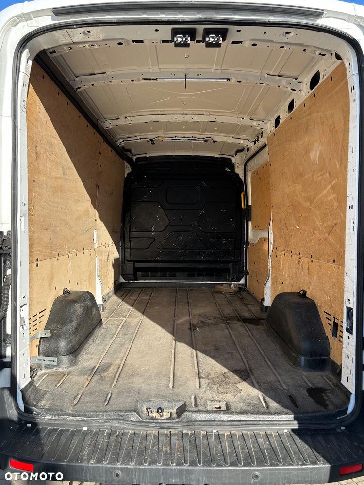 Ford Transit 350L Trend FWD - 18