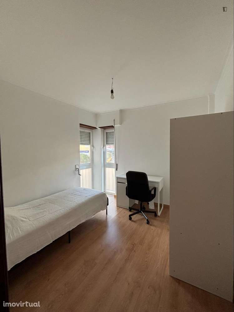 Quarto - localizado em Carcavelos Lisbon - Grande imagem: 3/10