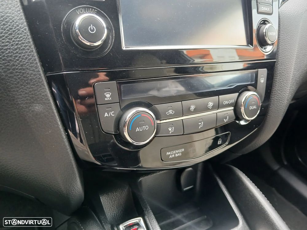 Nissan Qashqai 1.5 dCi Tekna Premium Pele S Alcantara - 25