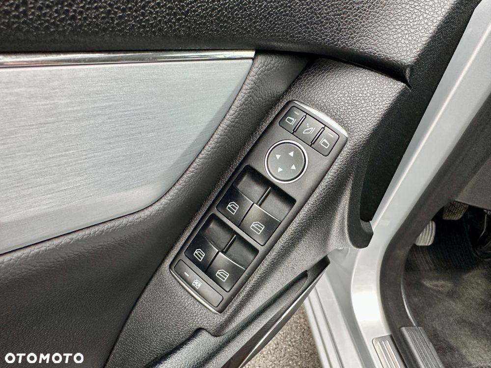 Mercedes-Benz Klasa C 180 BlueEFFICIENCY Avantgarde - 22
