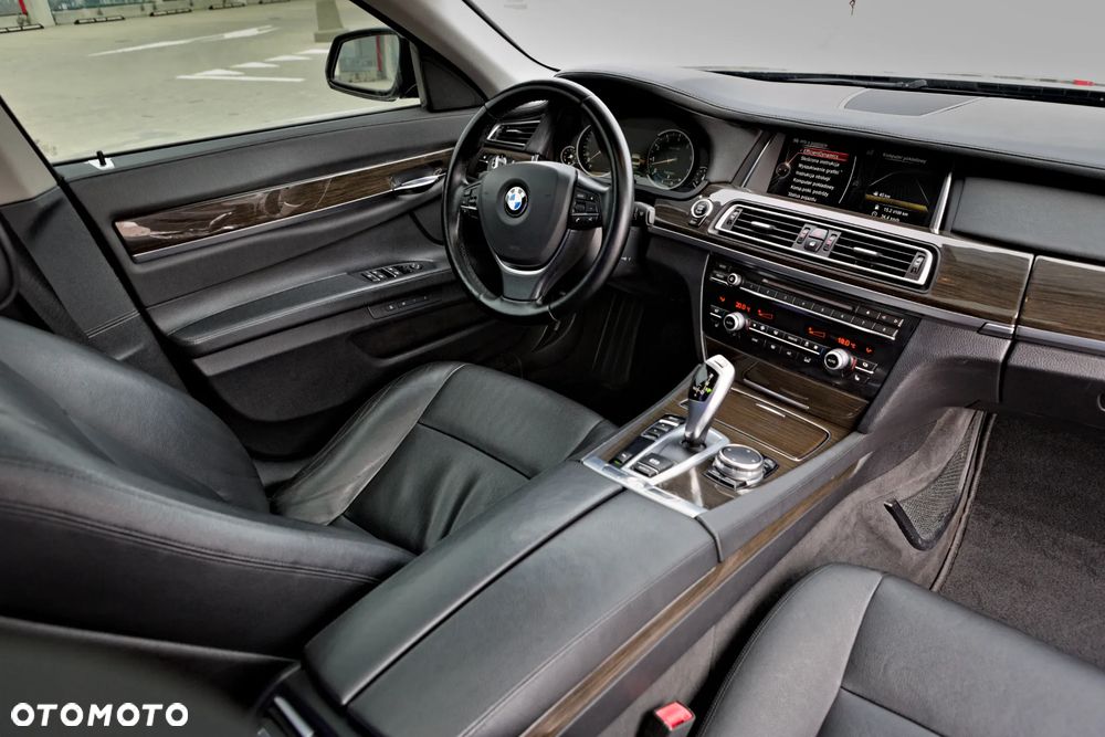 BMW Seria 7 740i - 20