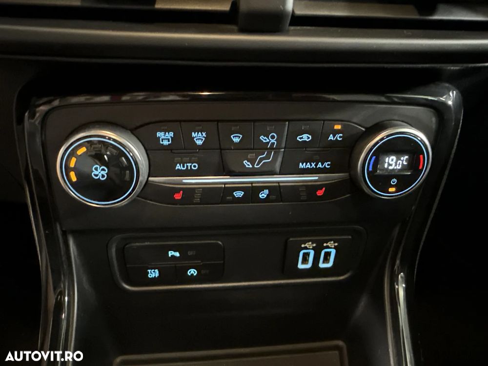 Ford EcoSport - 18