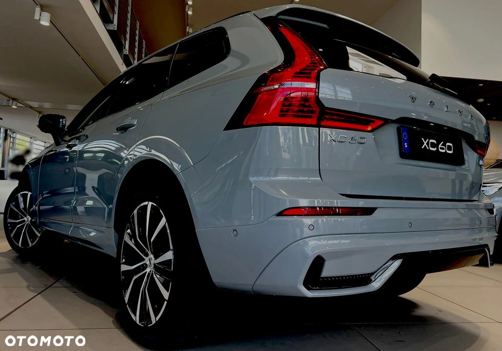 Volvo XC 60 B5 B AWD Plus Dark - 6