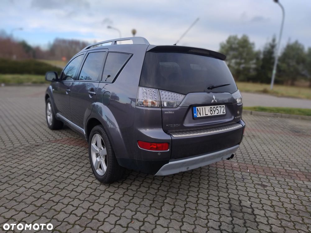 Mitsubishi Outlander - 4