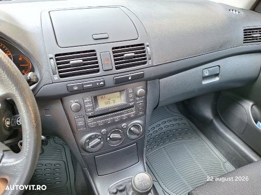 Toyota Avensis 2.0 D-4D Sedan Terra - 10