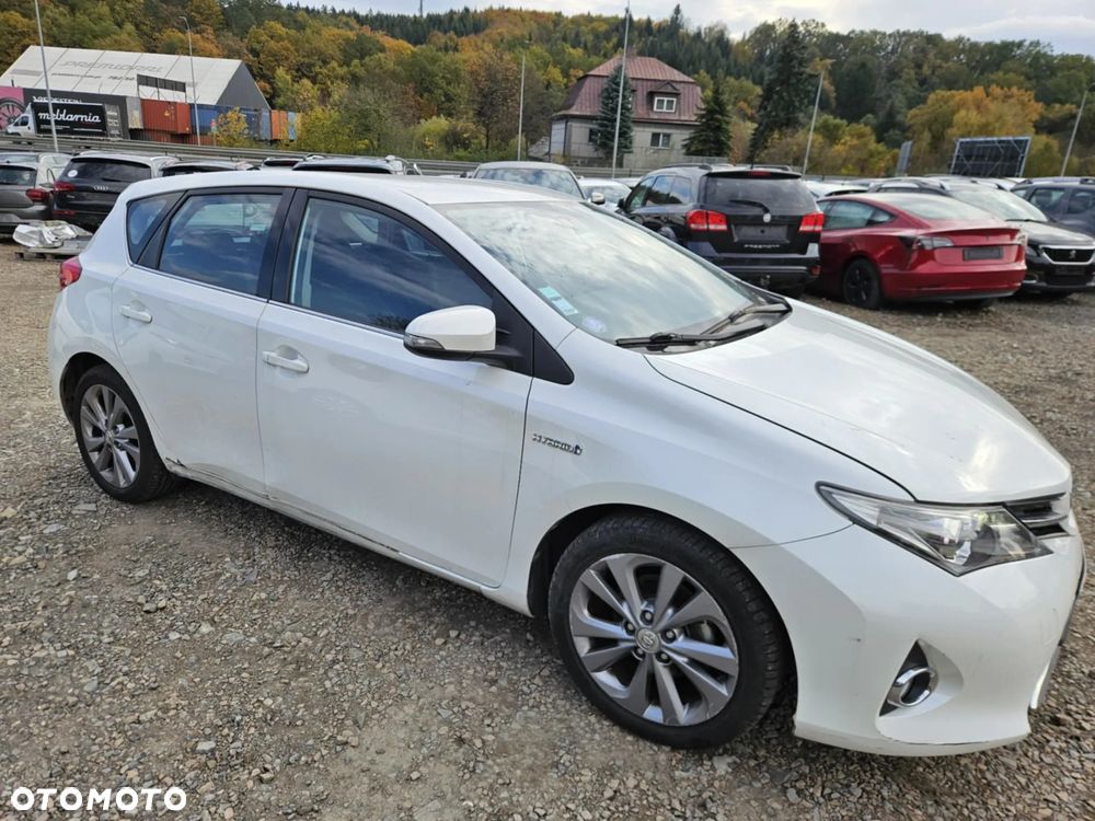 Toyota Auris 1.8 HSD Luna - 1