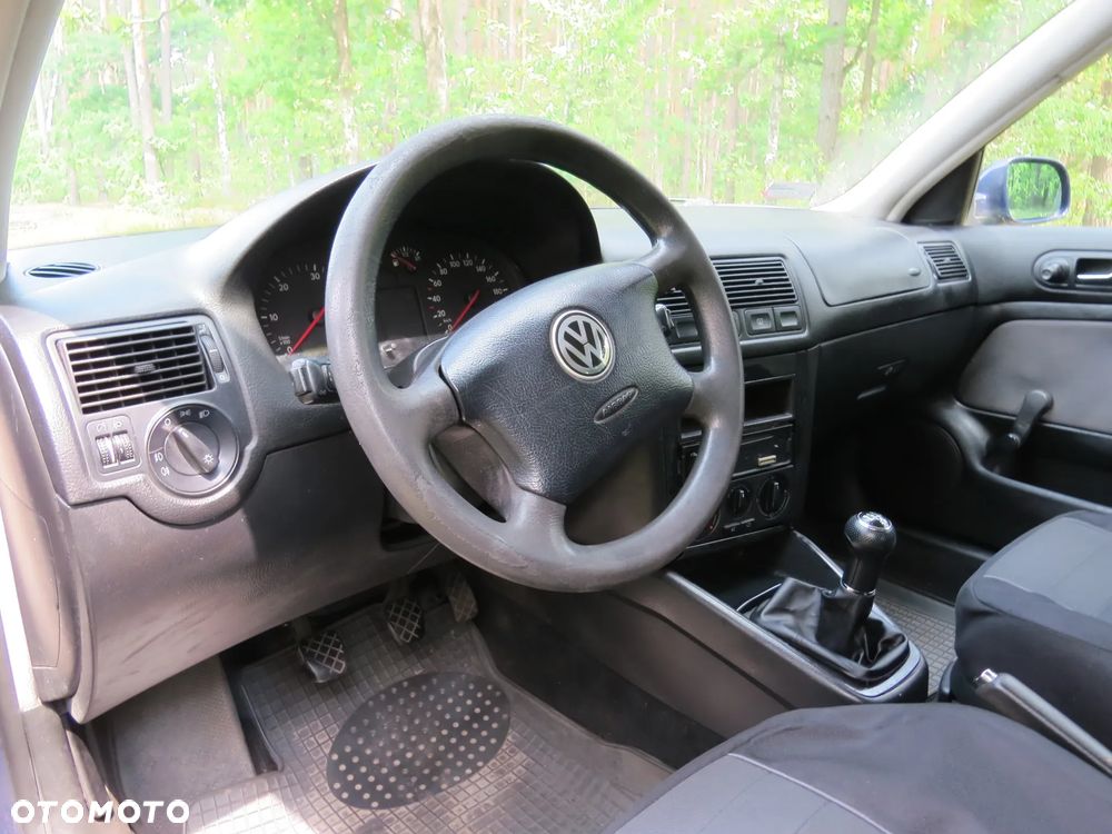 Volkswagen Golf - 3