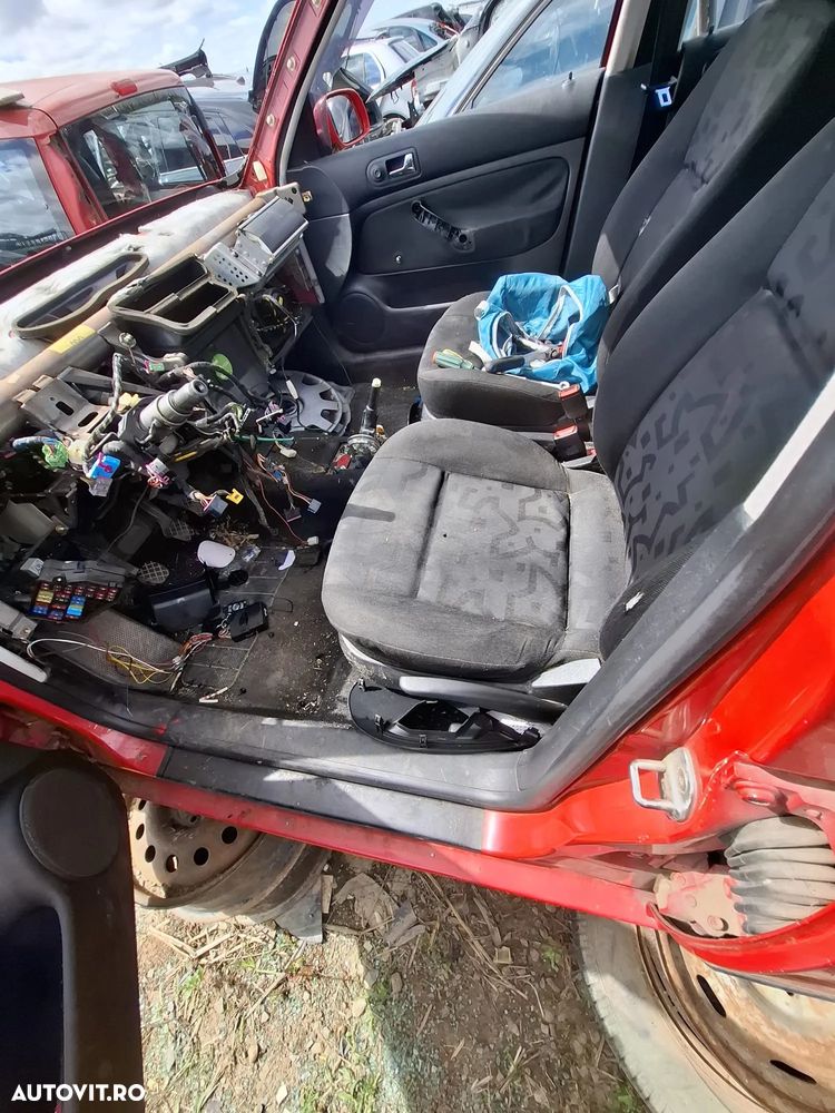 Dezmembrez Volkswagen Golf 4 - 5
