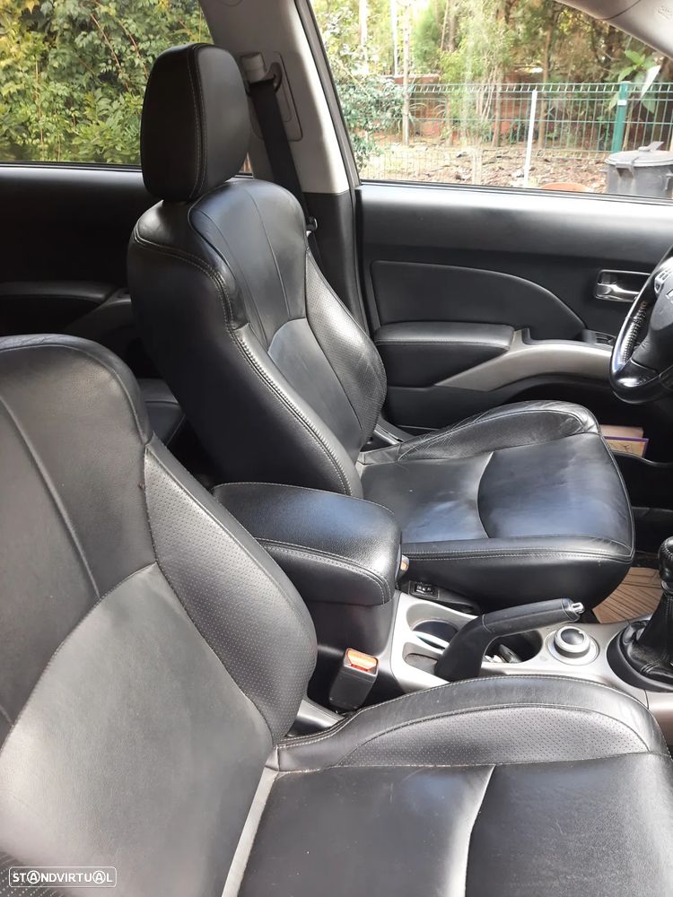 Mitsubishi Outlander 2.2 DI-D Instyle FPF 4WD - 6