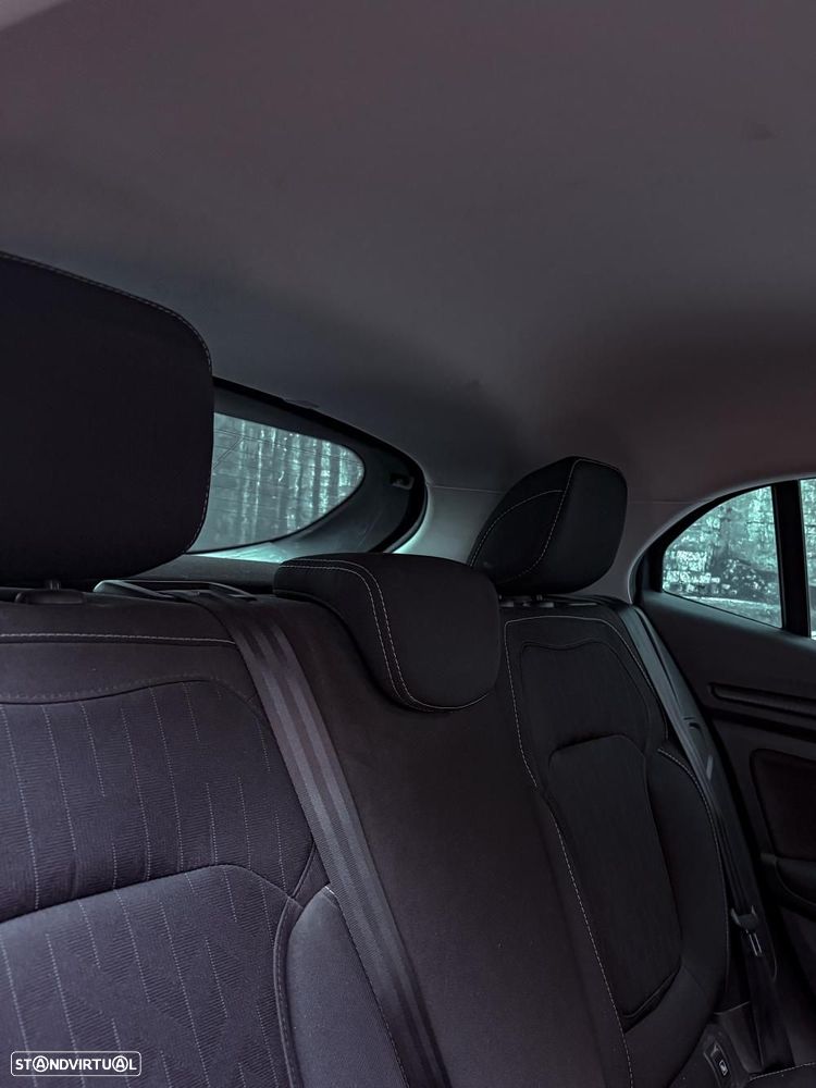 Renault Mégane 1.5 Blue dCi Limited - 6