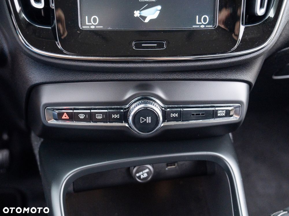 Volvo XC 40 D3 Momentum Pro - 37