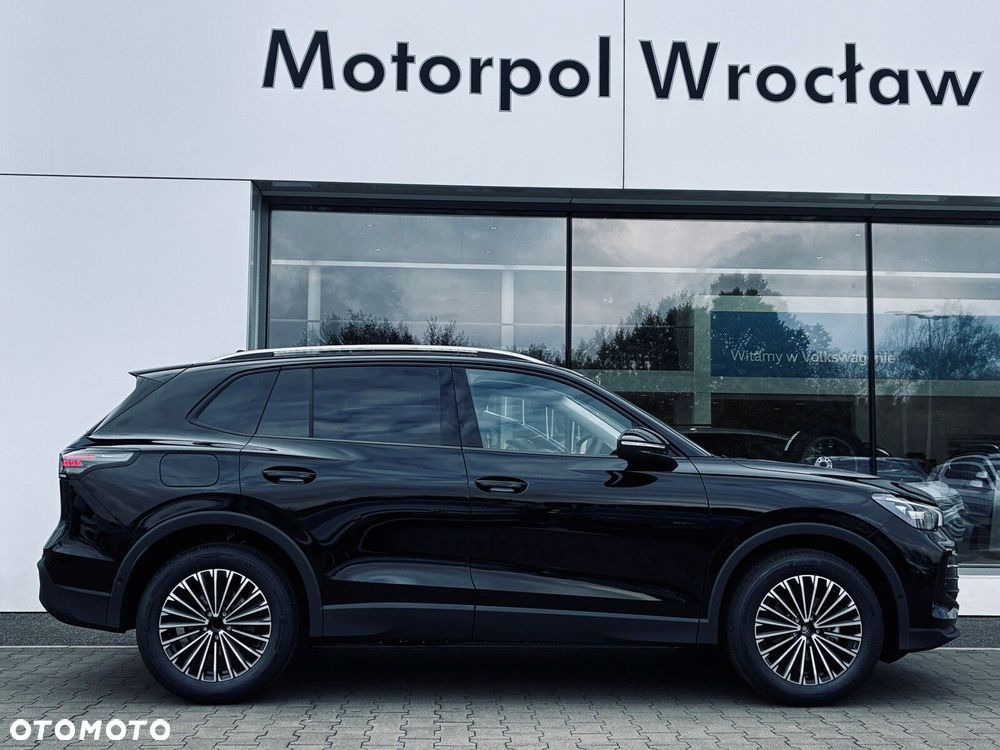 Volkswagen Tiguan - 11