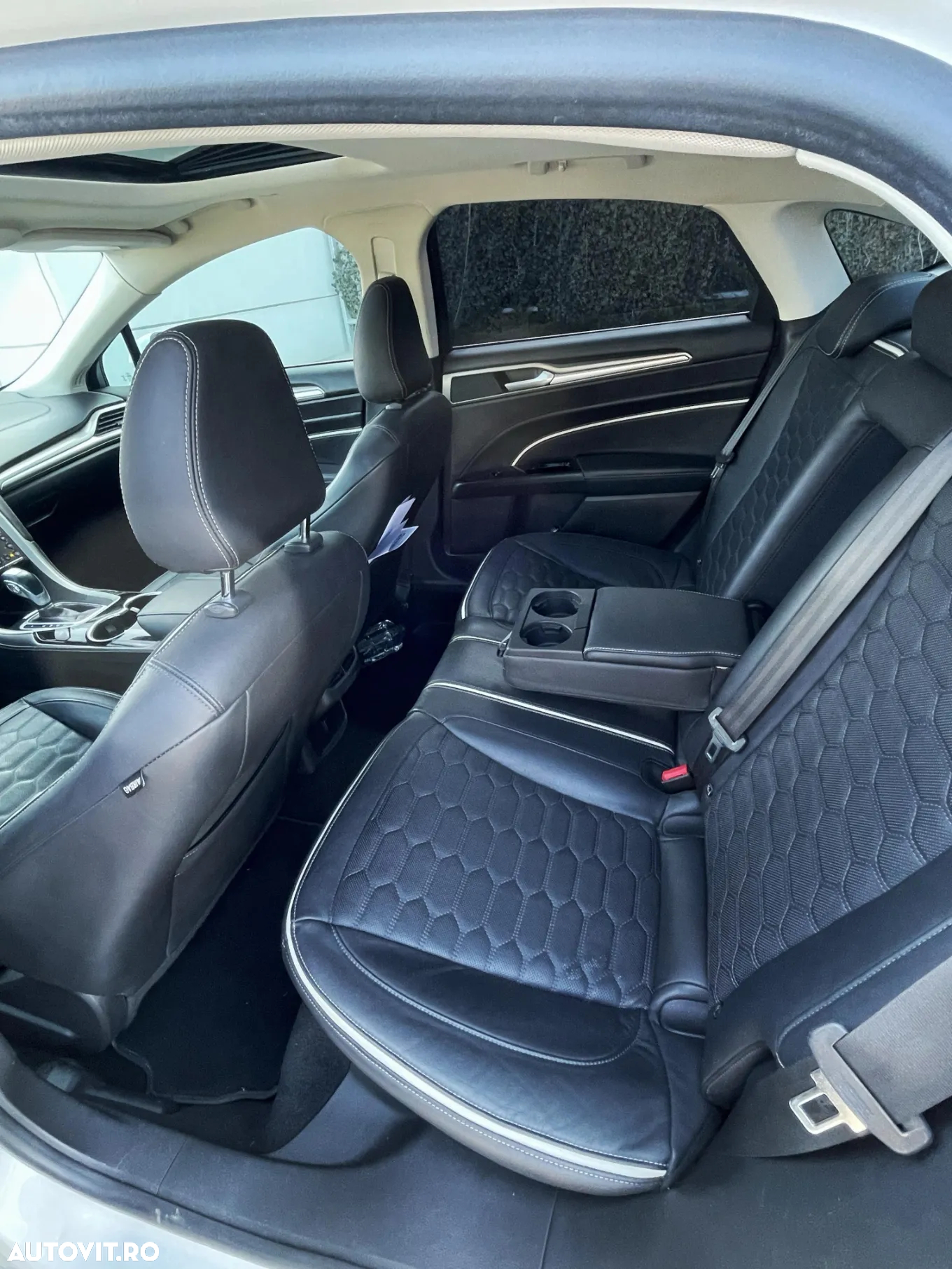 Ford Mondeo 2.0 HEV Vignale - 8