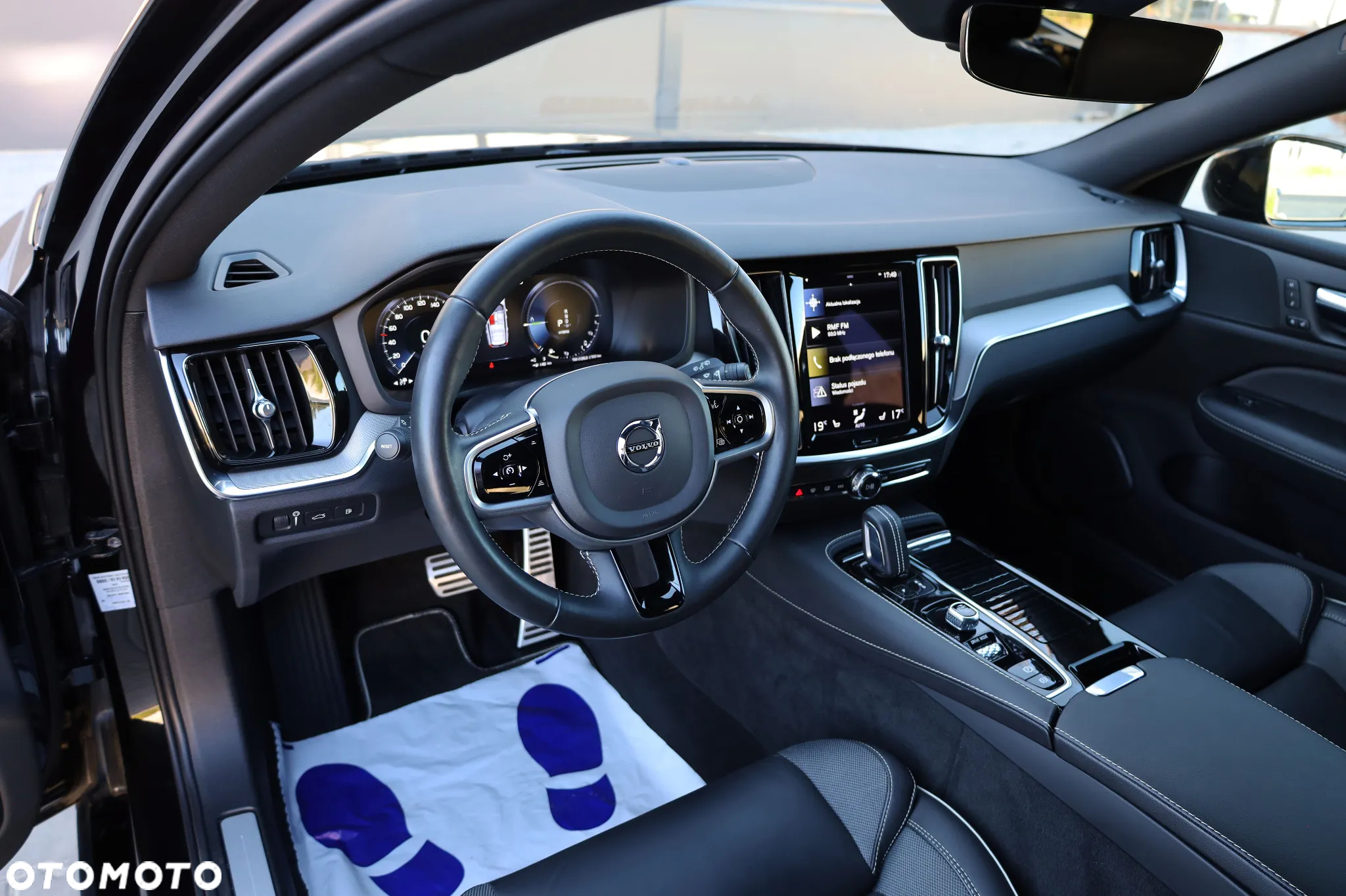 Volvo V60 T6 AWD Recharge Geartronic RDesign - 16