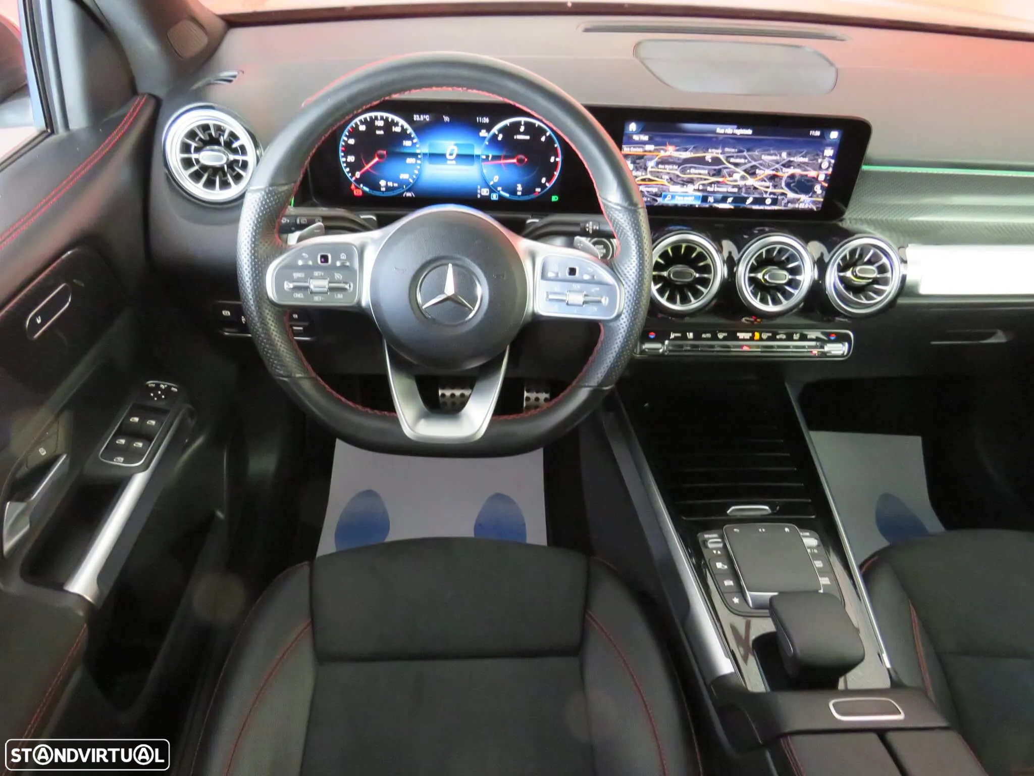Mercedes-Benz GLB 200 d AMG Line - 16
