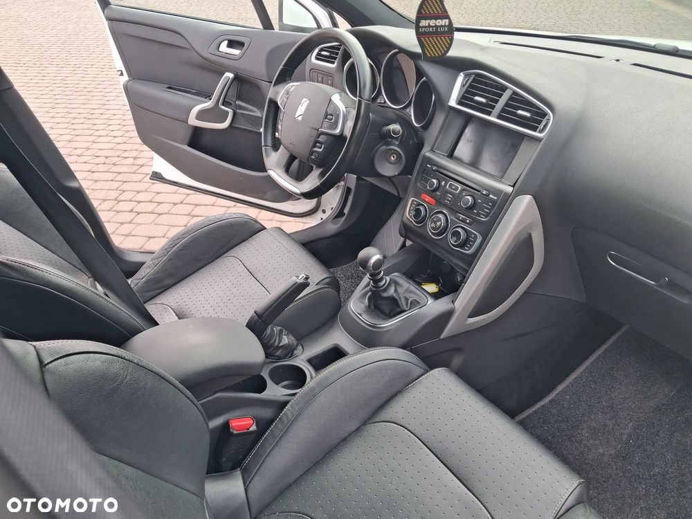 Citroën DS4 BlueHDi 120 S&S SoChic - 8