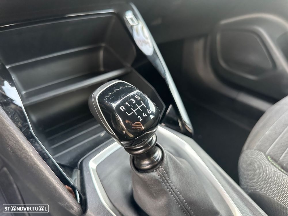 Peugeot 2008 1.2 PureTech Active - 14