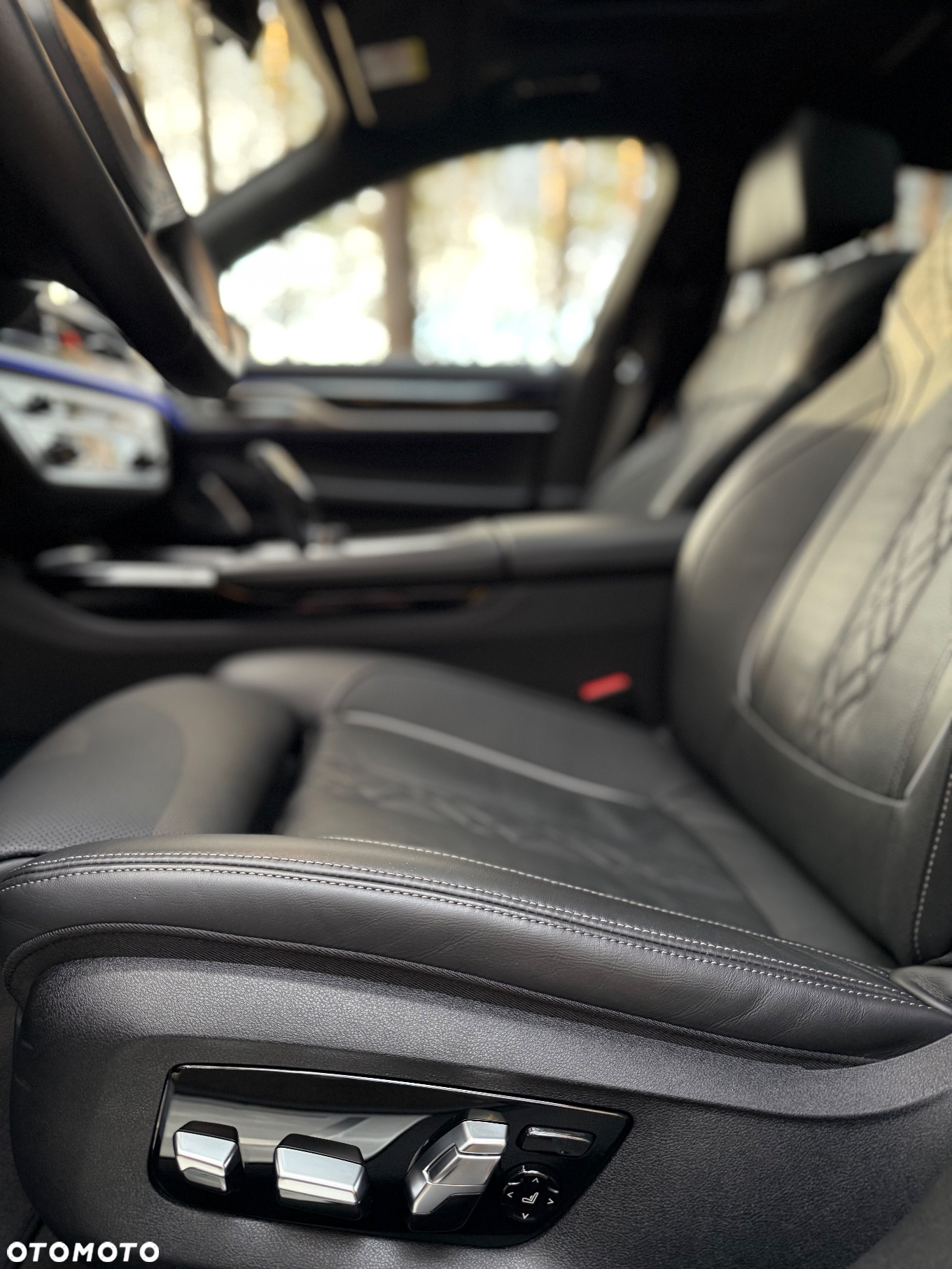 BMW Seria 7 M760Li xDrive - 34
