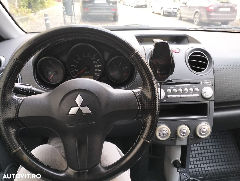 Mitsubishi Colt - 7