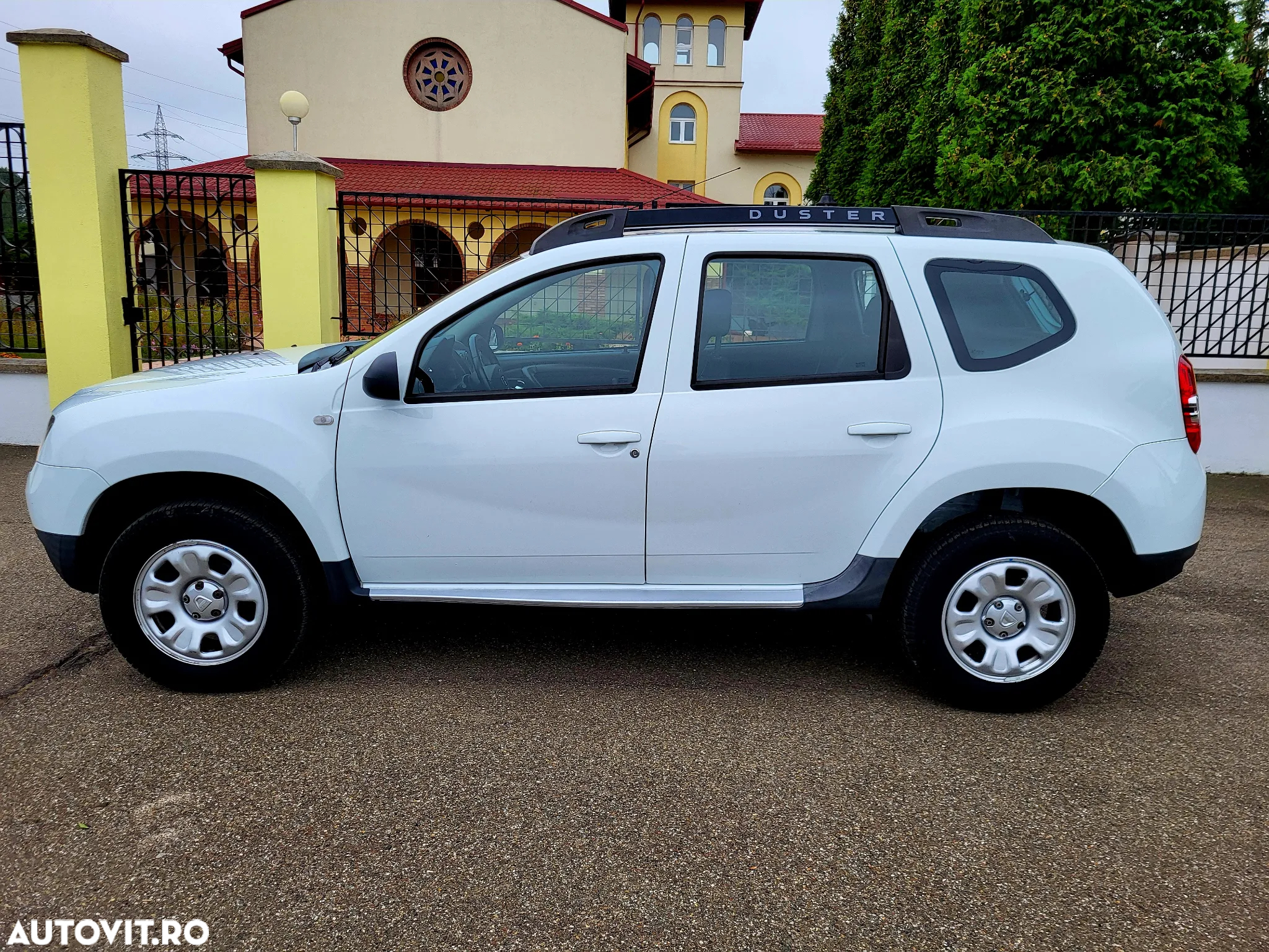 Dacia Duster 1.6 16V 4x2 Laureate - 11