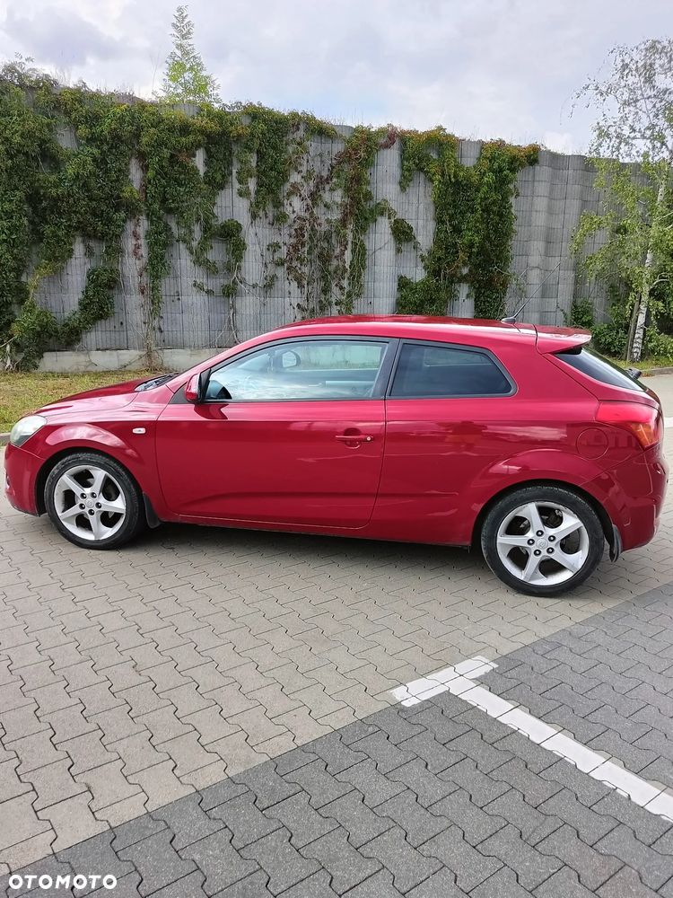 Kia ProCeed 2.0 crdi Optimum + - 4