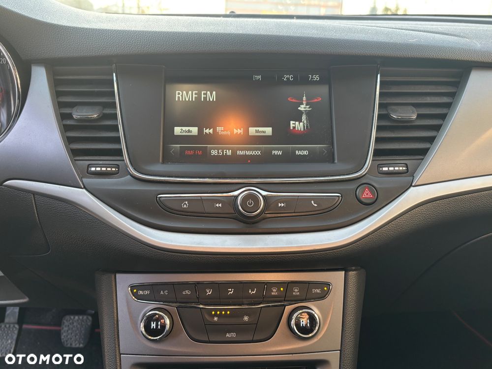 Opel Astra 1.6 T Dynamic S&S - 20