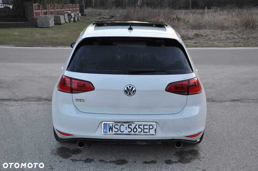 Volkswagen Golf - 5