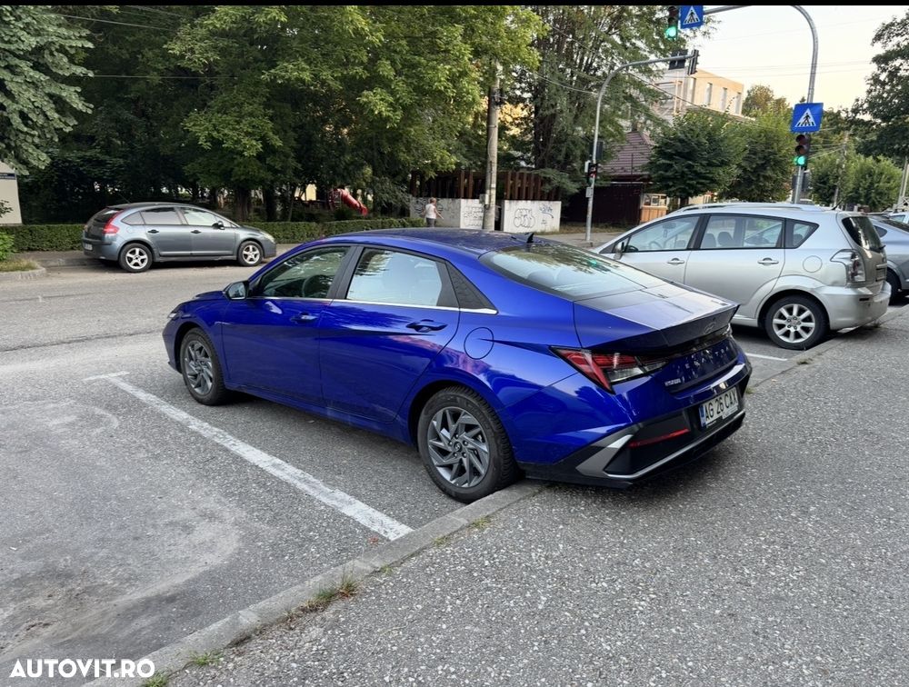 Hyundai Elantra 1.6 l 123 CP CVT Highway - 4