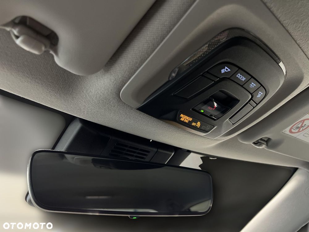 Toyota Corolla 1.8 Hybrid Style - 24