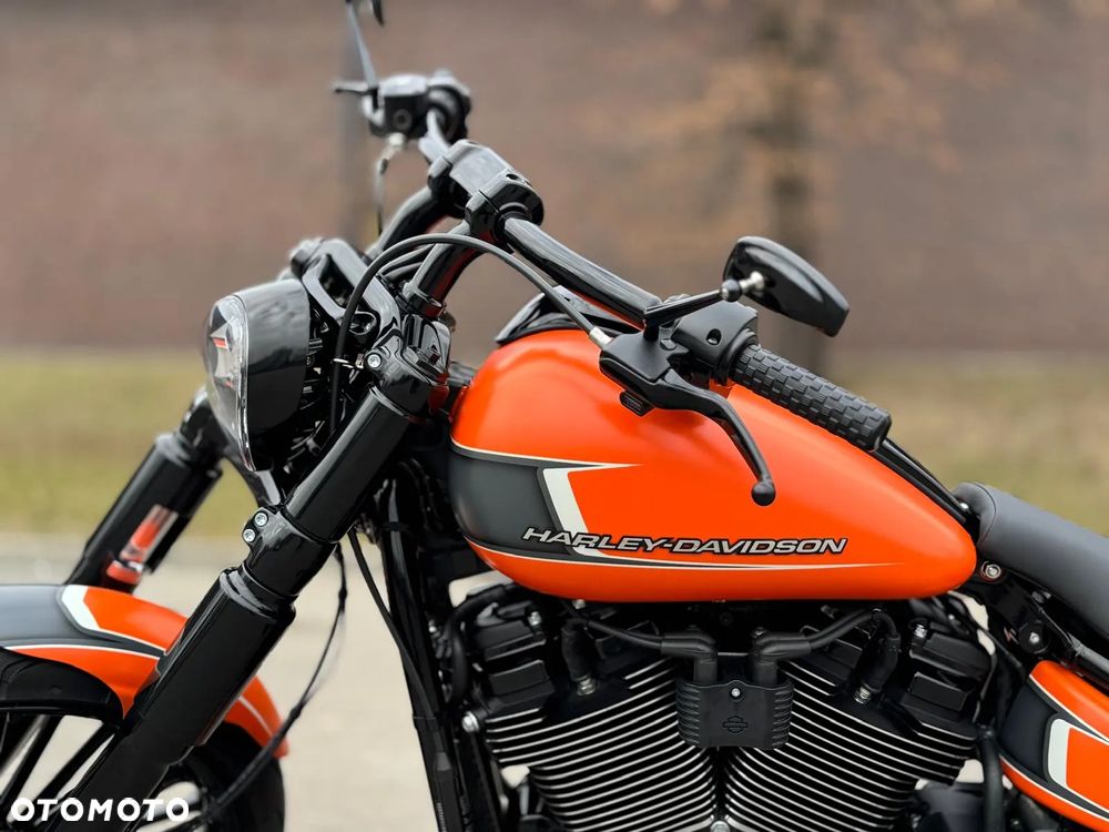 Harley-Davidson Softail Breakout - 30