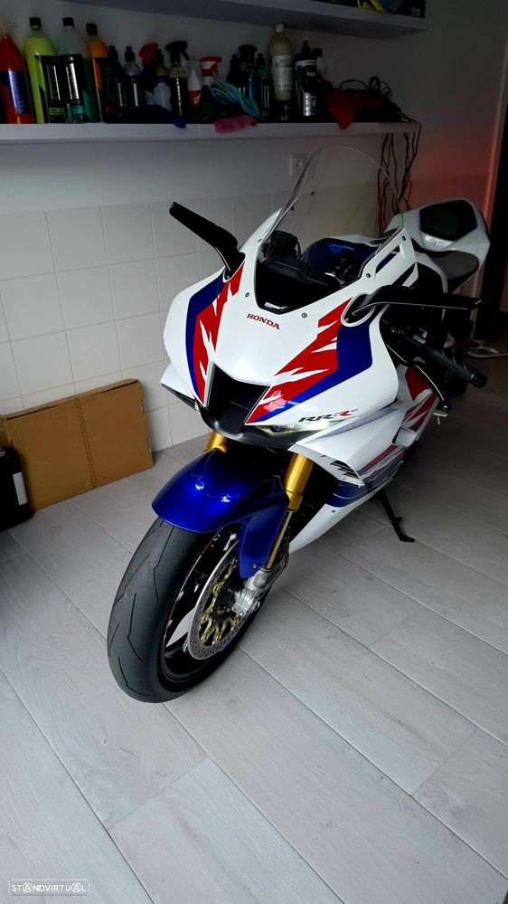 Honda CBR CBR1000RR-R Fireblade SP 30th Anniversary - 4