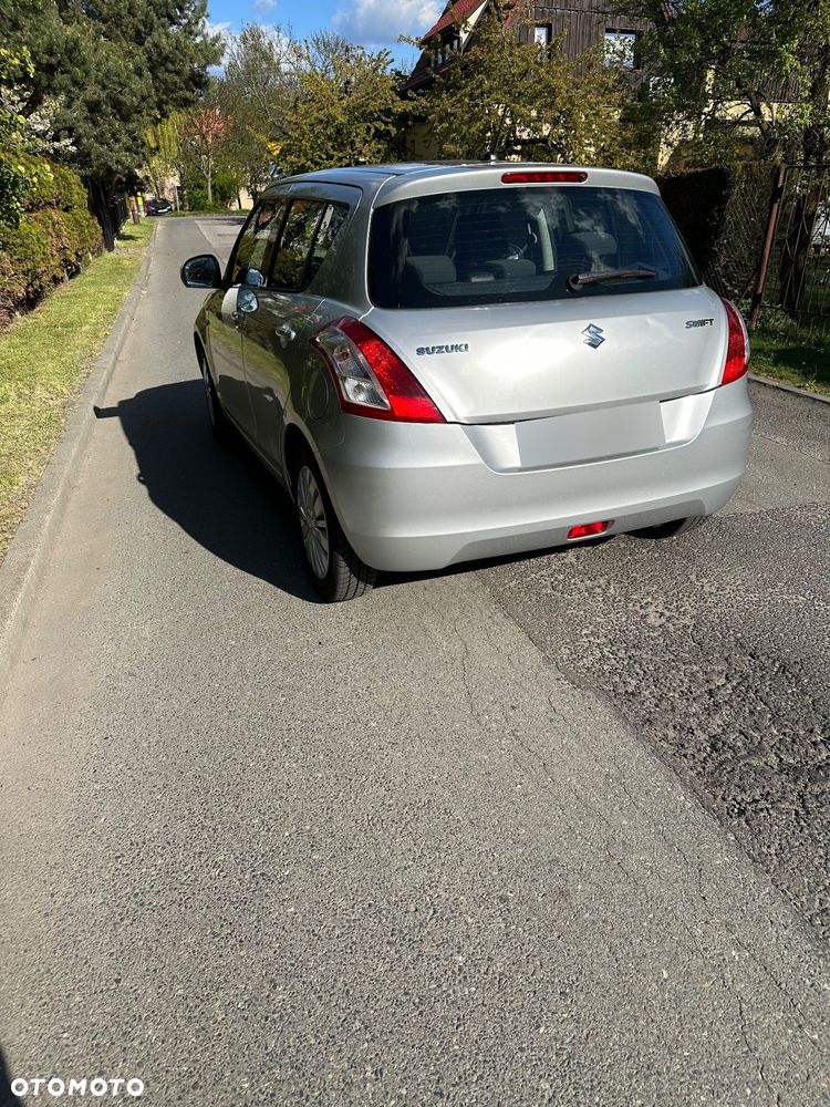 Suzuki Swift - 4