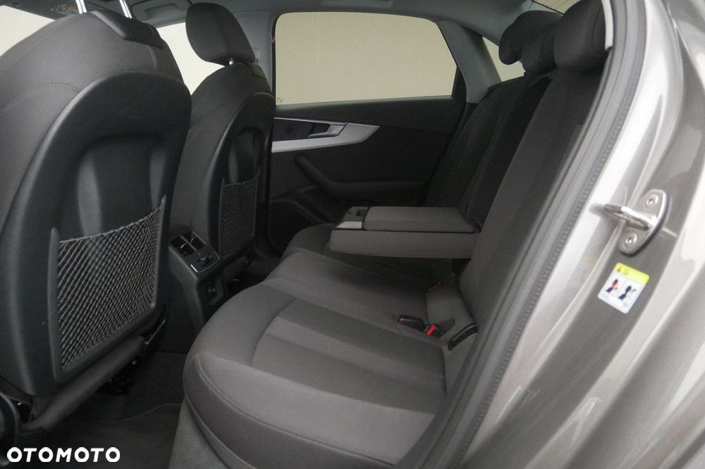 Audi A4 Limousine - 15