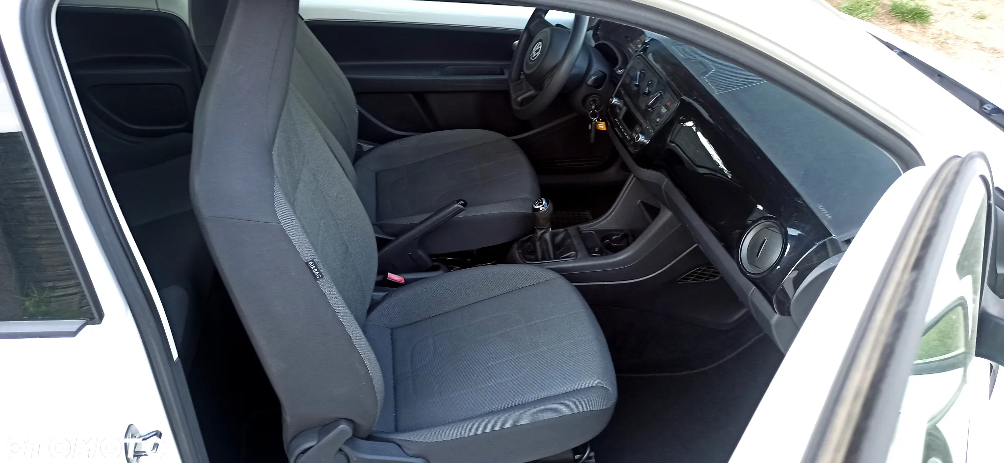 Volkswagen up! (BlueMotion Technology) move - 10