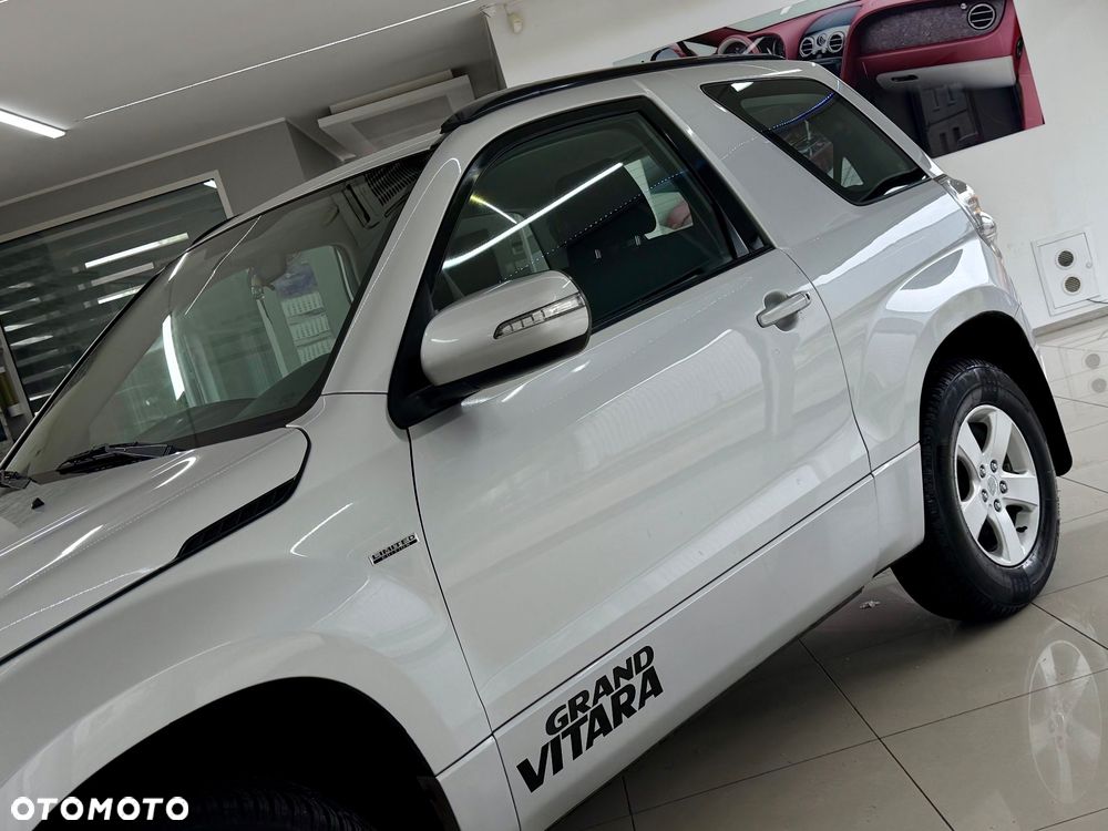 Suzuki Grand Vitara 1.6 Black&White - 36