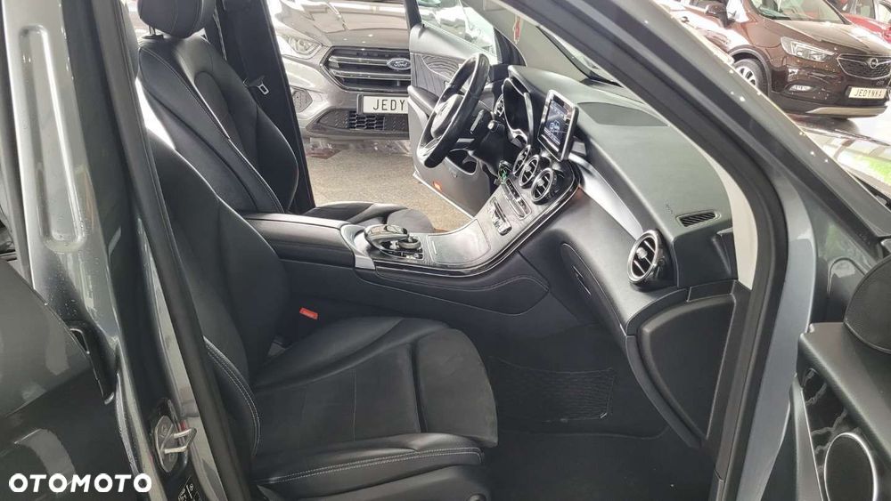 Mercedes-Benz GLC - 40