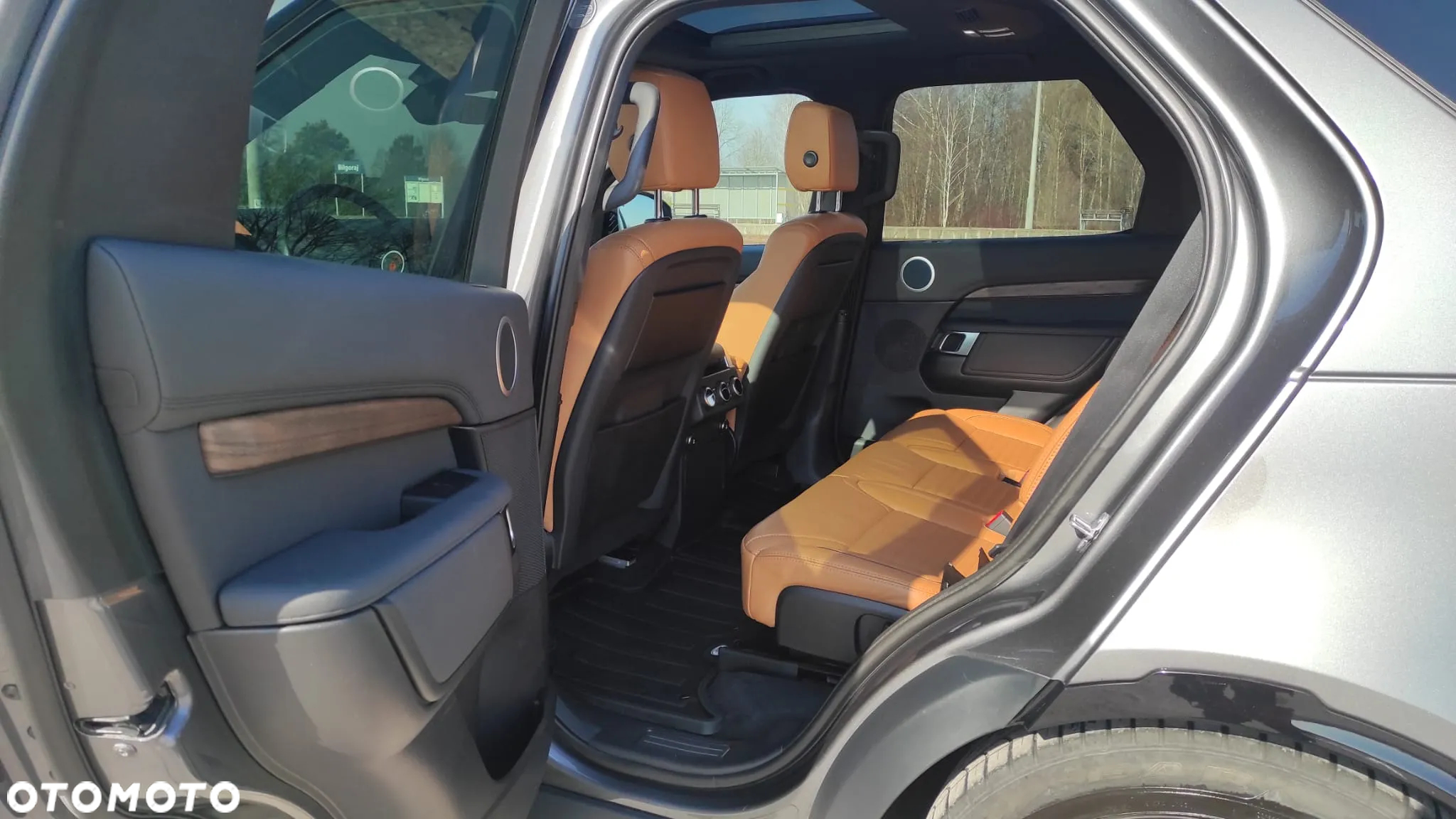 Land Rover Discovery V 3.0 Si6 HSE Luxury - 5