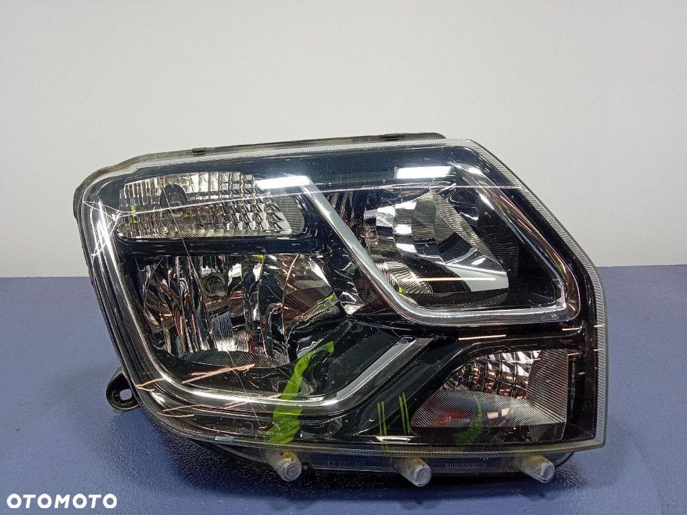 DACIA DUSTER I LIFT 13- REFLEKTOR PRAWY LAMPA PRZÓD 260100156R - 1