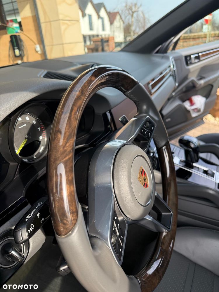 Porsche Cayenne Standard - 8