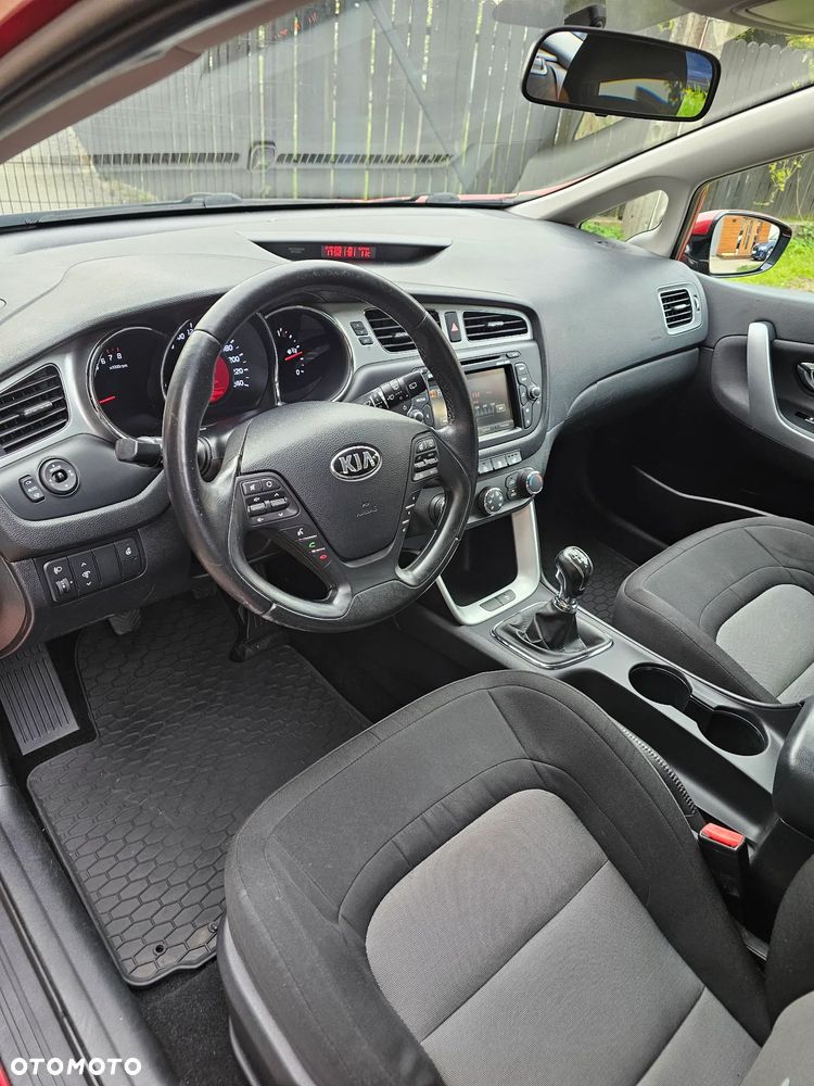 Kia Ceed 1.4 CVVT ISG Dream Team Edition - 10