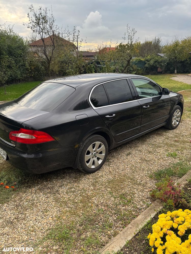 Skoda Superb 2.0 TDI 4X4 Ambition - 4