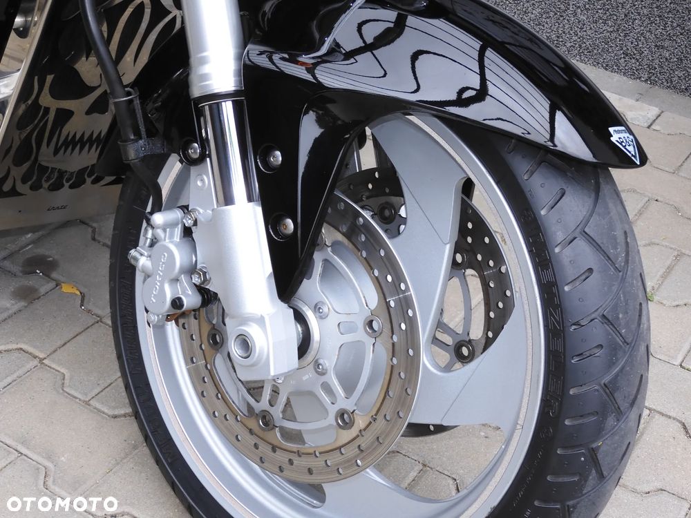 Suzuki Intruder - 22