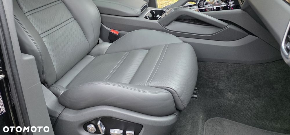 Porsche Cayenne Standard - 9