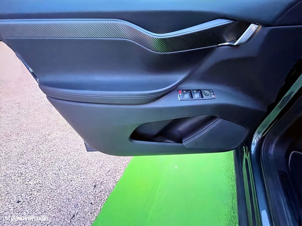 Tesla Model X 100D - 27