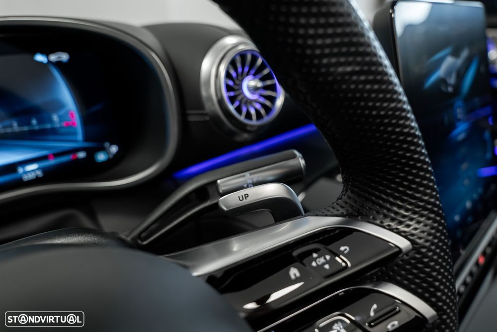 Mercedes-Benz SL 63 AMG 4Matic+ - 25