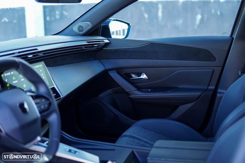 Peugeot 408 HYBRID 136 e-DSC6 GT - 60