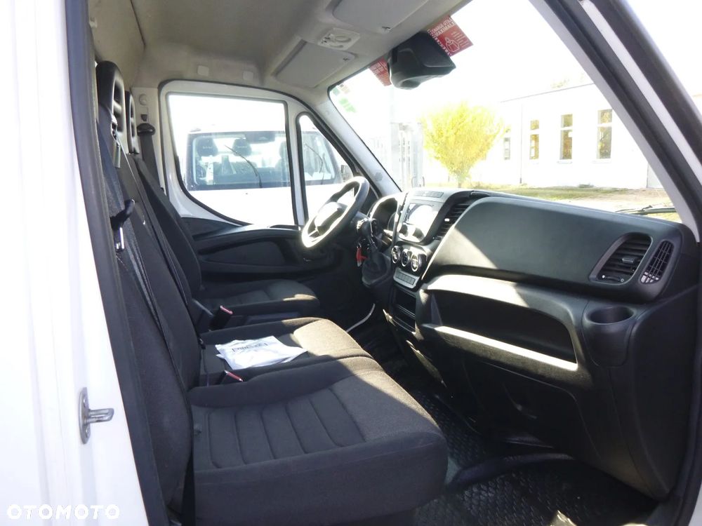 Iveco Daily 3.0 35C16 winda kontener - 19