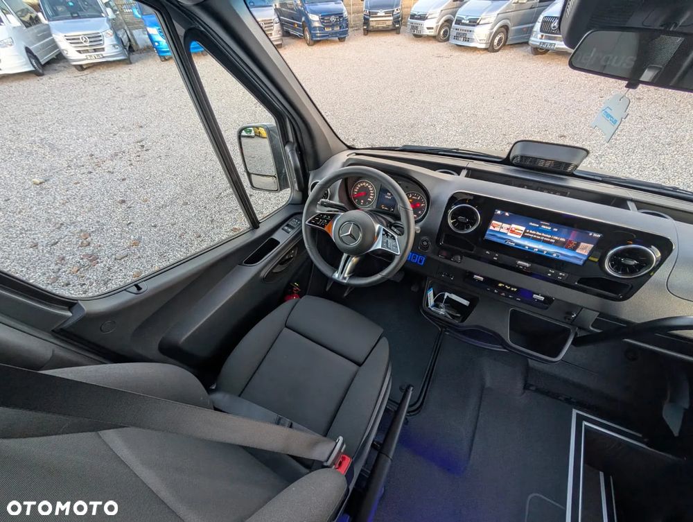 Mercedes-Benz Sprinter 519 - 17