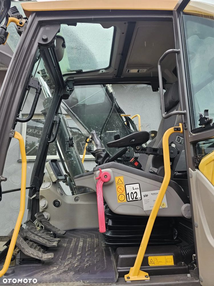 Volvo EC 220DL - 9