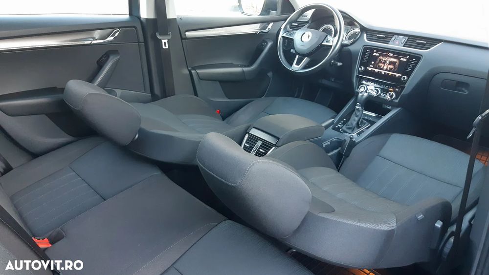 Skoda Octavia 2.0 TDI (Green tec) DSG Style - 6